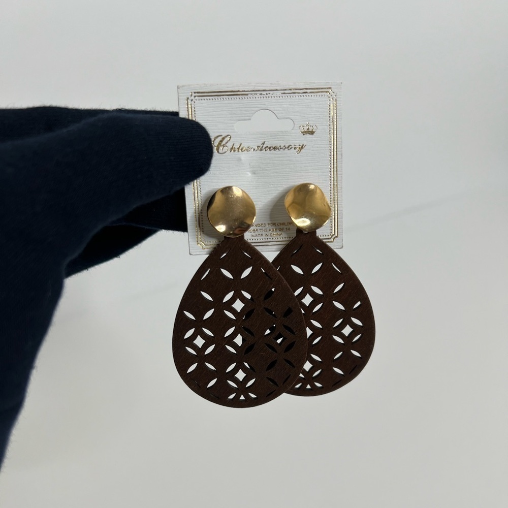 Chloe Accessory Women’s Wooden Boho Lightweight Dangle Earrings